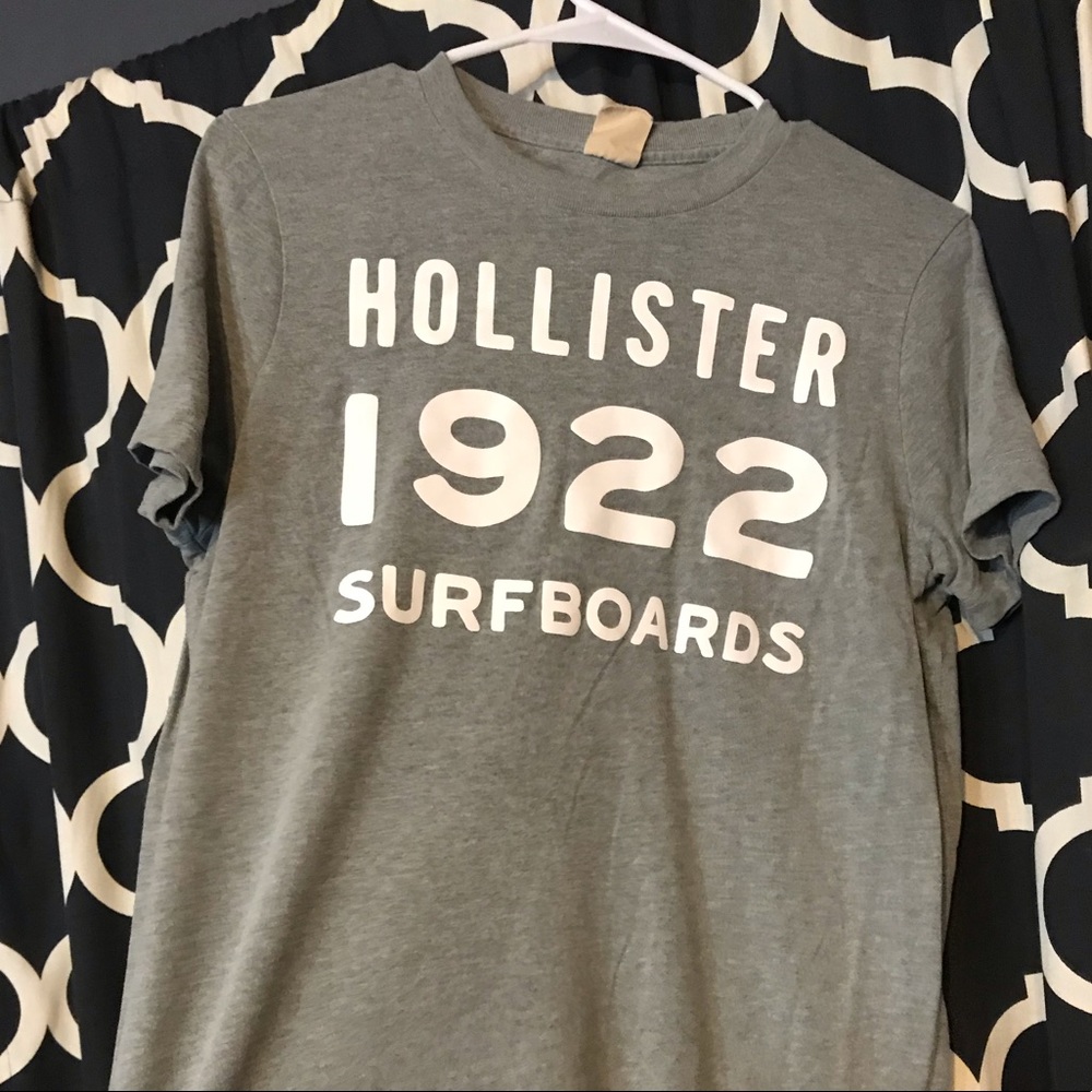 Hollister t-shirt